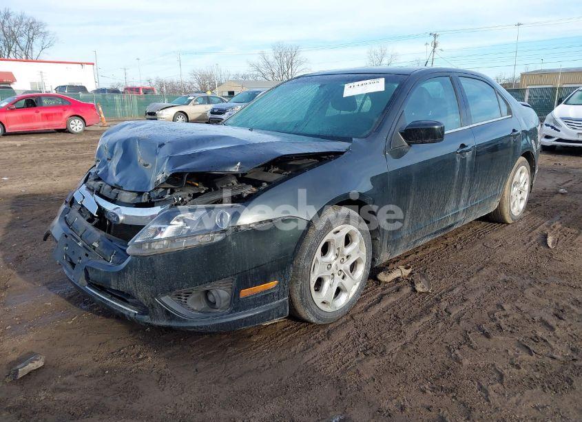 Photo 2 of 2010 Ford Fusion SE (VIN 3FAHP0HA3AR309562)