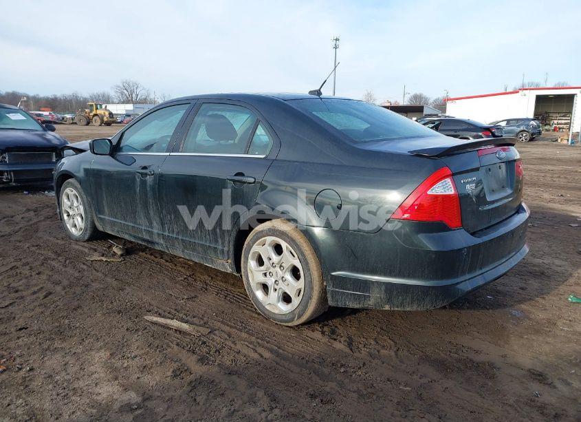 Photo 3 of 2010 Ford Fusion SE (VIN 3FAHP0HA3AR309562)