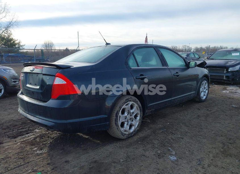 Photo 4 of 2010 Ford Fusion SE (VIN 3FAHP0HA3AR309562)