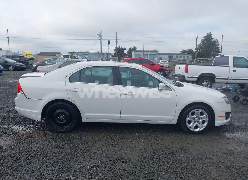 Photo 13 of 2010 Ford Fusion SE (VIN 3FAHP0HA3AR377487)