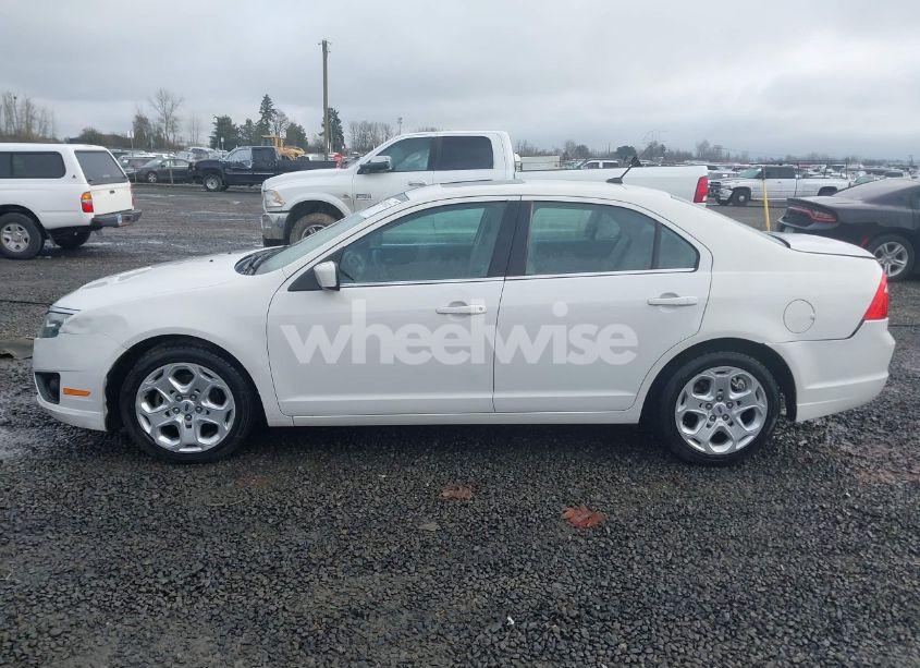 Photo 14 of 2010 Ford Fusion SE (VIN 3FAHP0HA3AR377487)