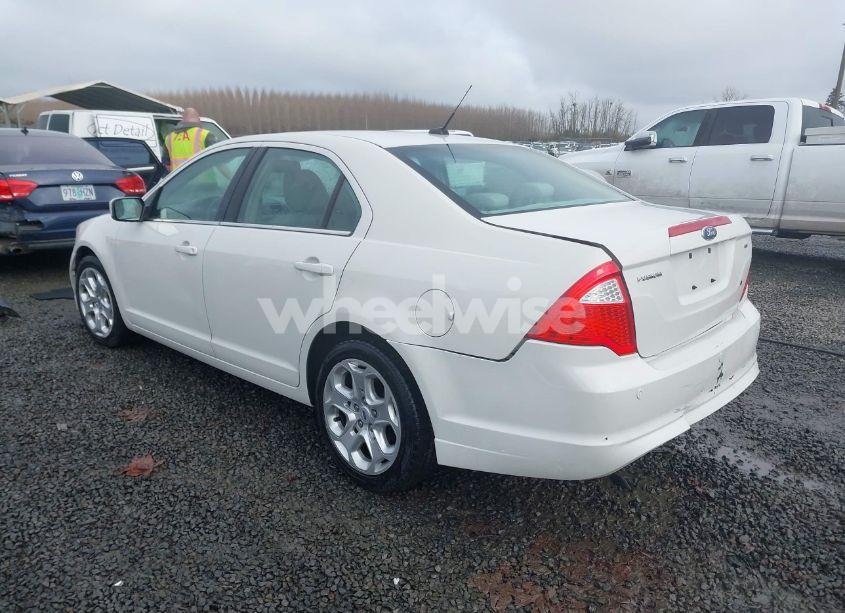 Photo 3 of 2010 Ford Fusion SE (VIN 3FAHP0HA3AR377487)