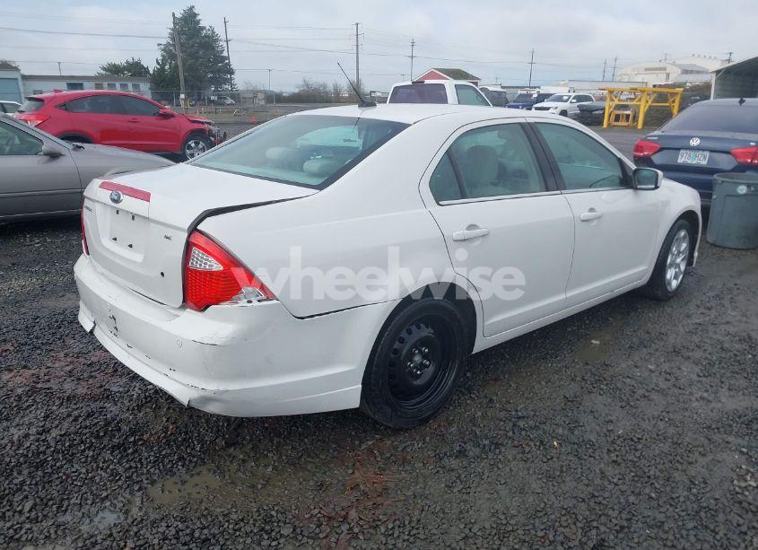 Photo 4 of 2010 Ford Fusion SE (VIN 3FAHP0HA3AR377487)