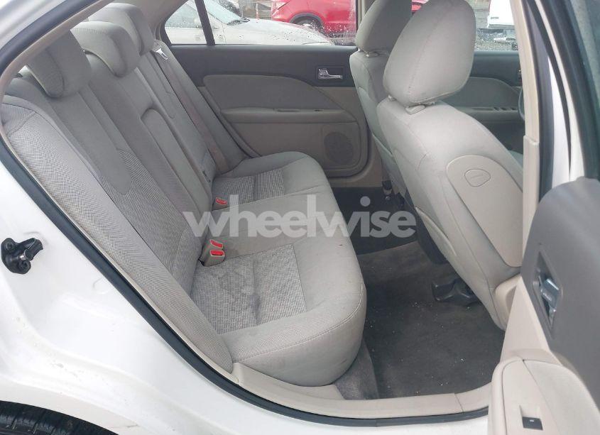 Photo 8 of 2010 Ford Fusion SE (VIN 3FAHP0HA3AR377487)