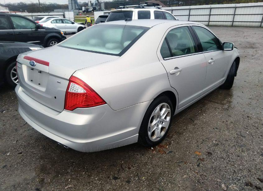 Photo 4 of 2010 Ford Fusion SE (VIN 3FAHP0HA3AR385153)