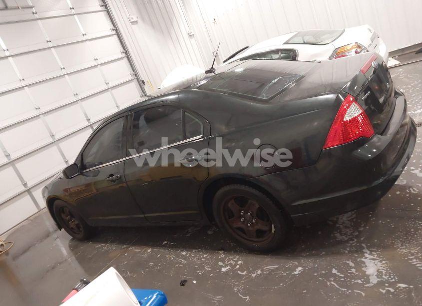 Photo 15 of 2010 Ford Fusion SE (VIN 3FAHP0HA3AR418250)