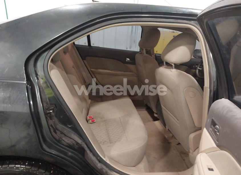 Photo 8 of 2010 Ford Fusion SE (VIN 3FAHP0HA3AR418250)