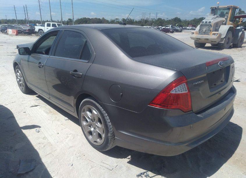 Photo 3 of 2010 Ford Fusion SE (VIN 3FAHP0HA3AR418491)