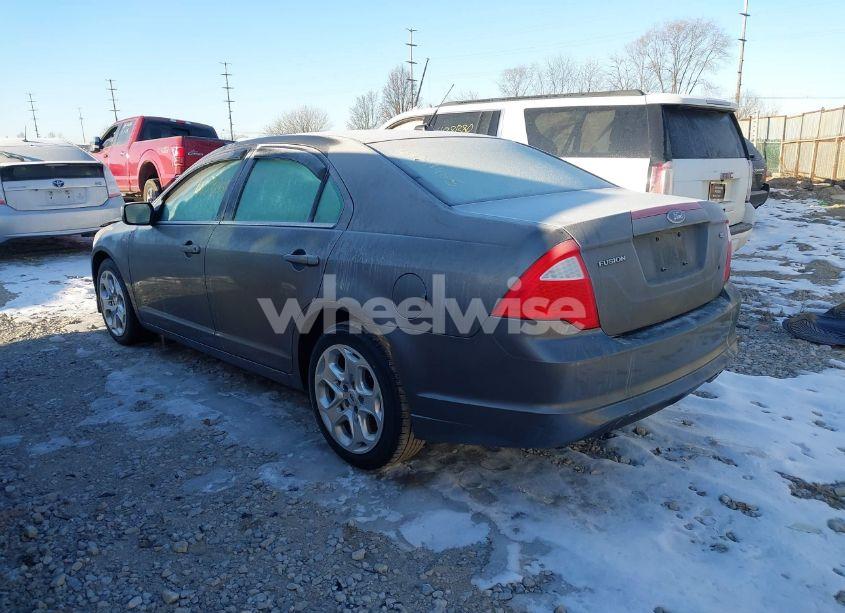 Photo 3 of 2010 Ford Fusion SE (VIN 3FAHP0HA3AR421763)
