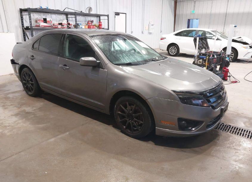 2010 Ford Fusion SE (VIN 3FAHP0HA3AR430687) main photo