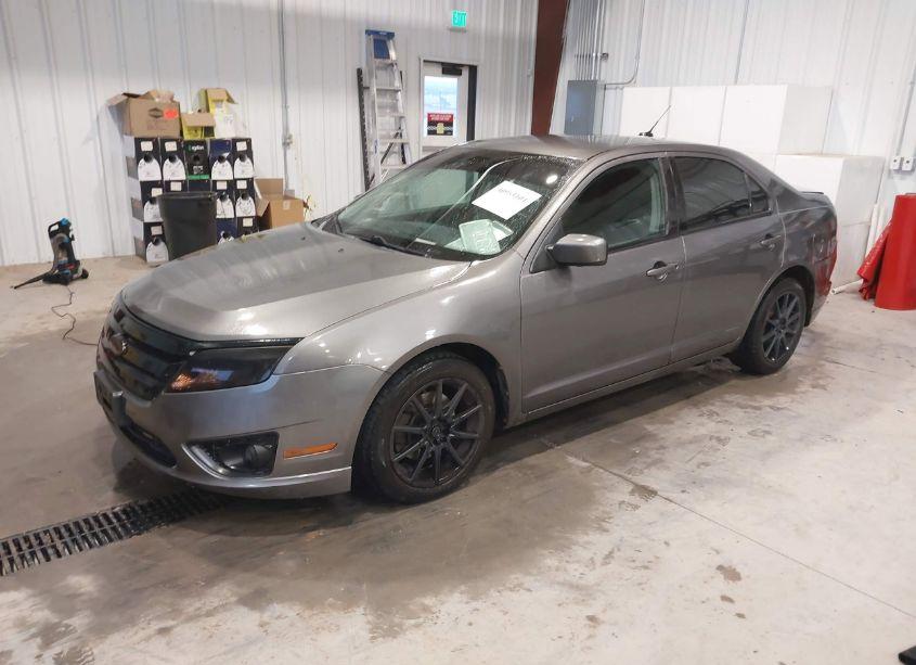 Photo 2 of 2010 Ford Fusion SE (VIN 3FAHP0HA3AR430687)