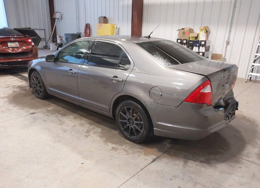 Photo 3 of 2010 Ford Fusion SE (VIN 3FAHP0HA3AR430687)