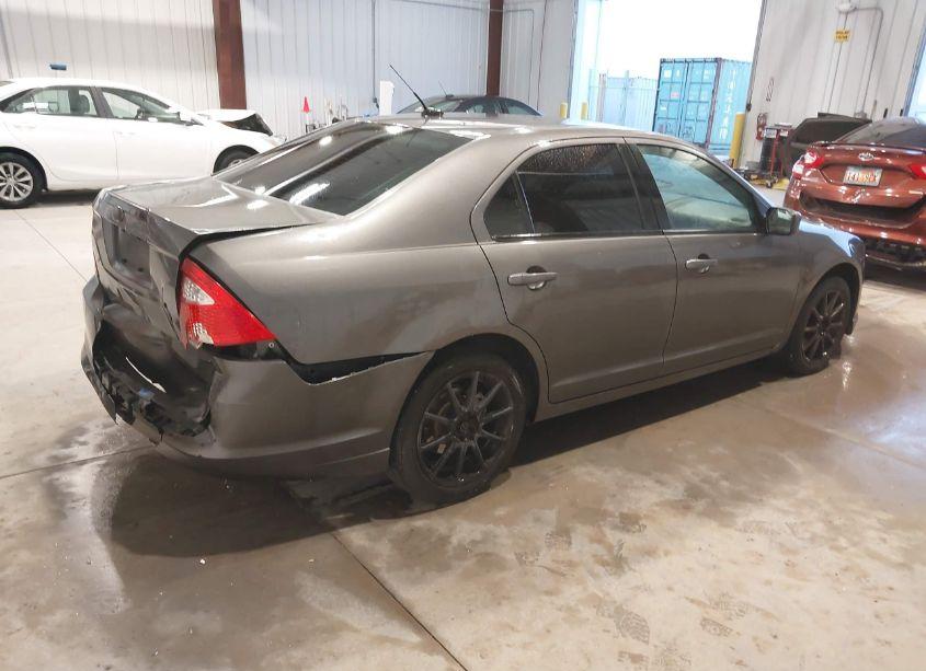 Photo 4 of 2010 Ford Fusion SE (VIN 3FAHP0HA3AR430687)