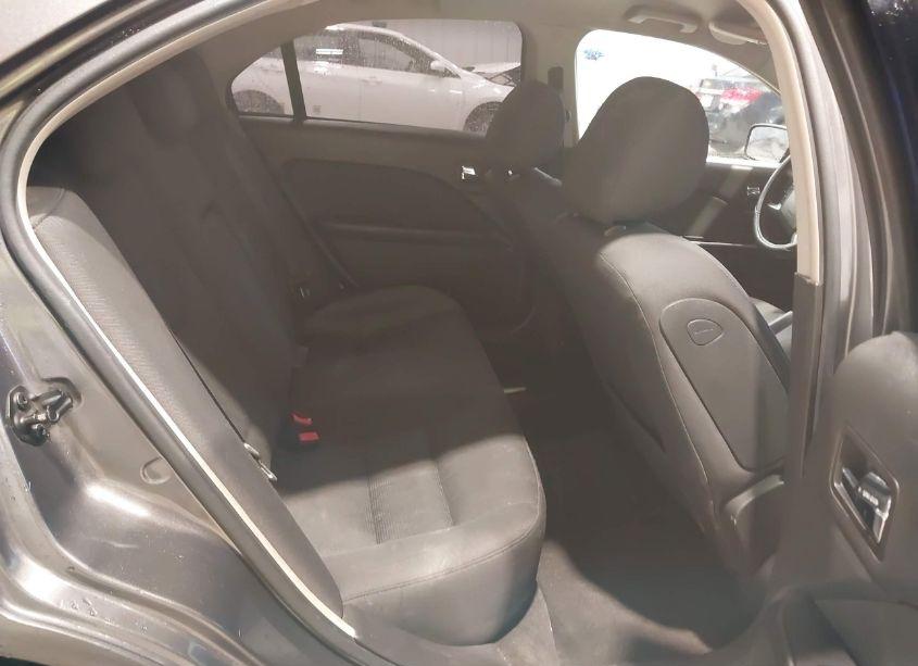 Photo 8 of 2010 Ford Fusion SE (VIN 3FAHP0HA3AR430687)