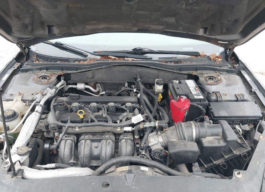 Photo 10 of 2011 Ford Fusion SE (VIN 3FAHP0HA3BR109718)