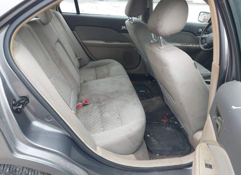 Photo 8 of 2011 Ford Fusion SE (VIN 3FAHP0HA3BR109718)