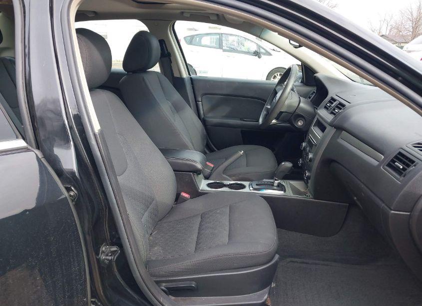 Photo 5 of 2011 Ford Fusion SE (VIN 3FAHP0HA3BR113056)