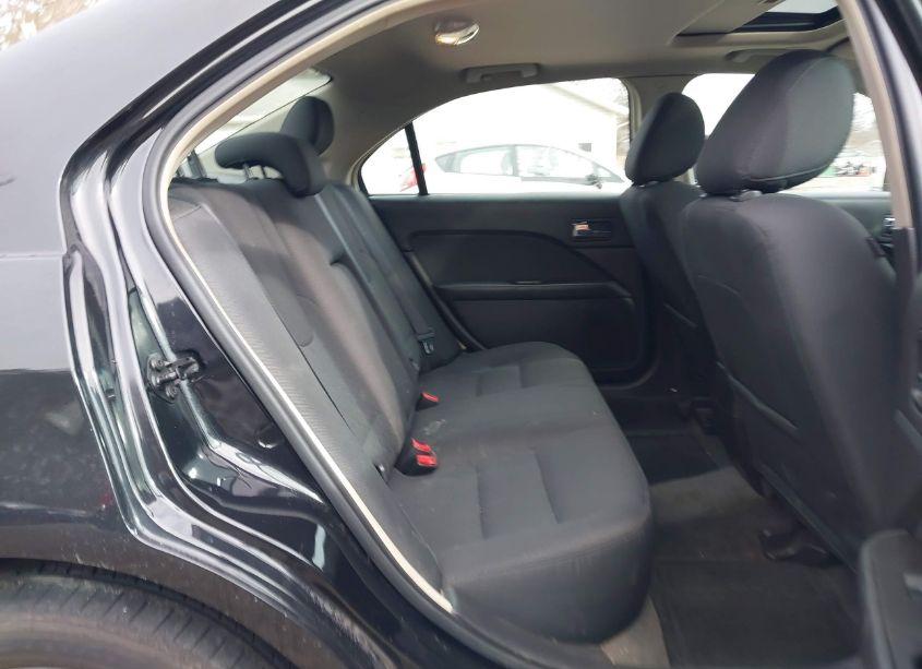 Photo 8 of 2011 Ford Fusion SE (VIN 3FAHP0HA3BR113056)