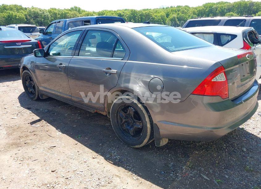 Photo 3 of 2011 Ford Fusion SE (VIN 3FAHP0HA3BR120055)