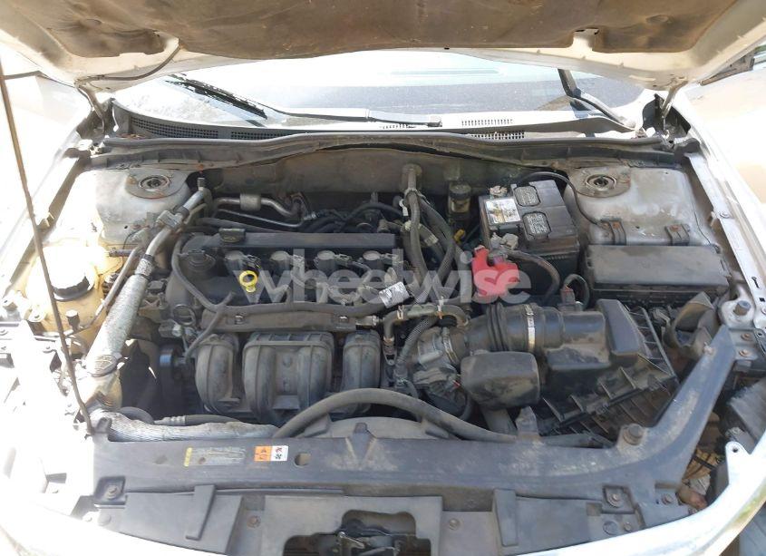 Photo 10 of 2011 Ford Fusion SE (VIN 3FAHP0HA3BR123196)