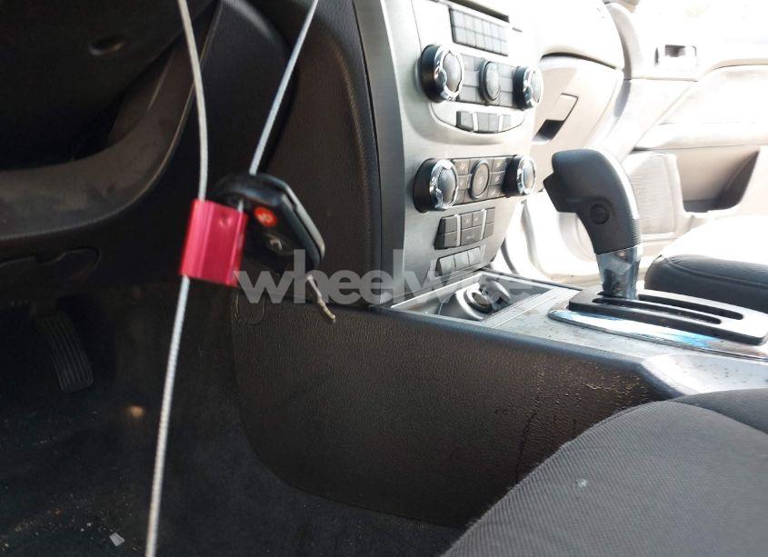 Photo 11 of 2011 Ford Fusion SE (VIN 3FAHP0HA3BR123196)