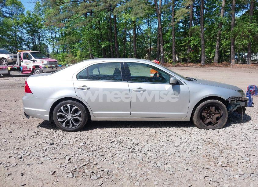 Photo 14 of 2011 Ford Fusion SE (VIN 3FAHP0HA3BR123196)