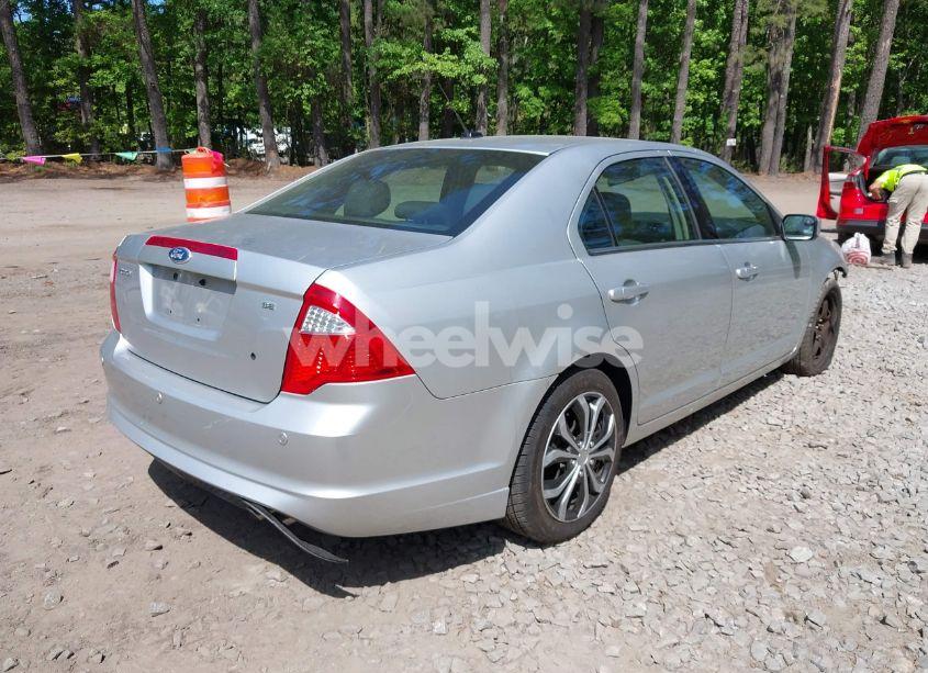 Photo 4 of 2011 Ford Fusion SE (VIN 3FAHP0HA3BR123196)