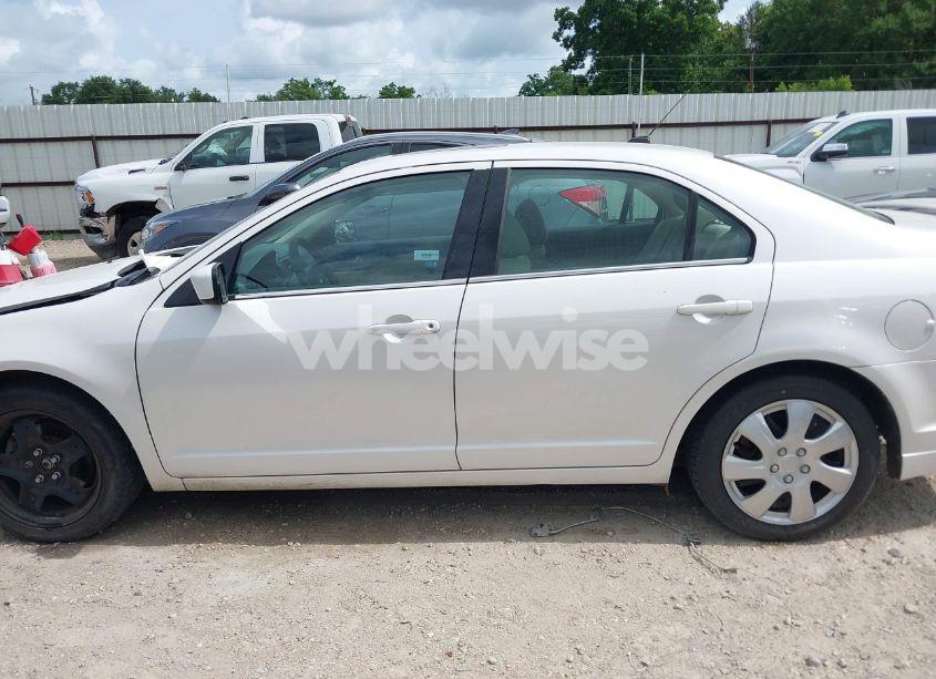 Photo 14 of 2011 Ford Fusion SE (VIN 3FAHP0HA3BR143075)