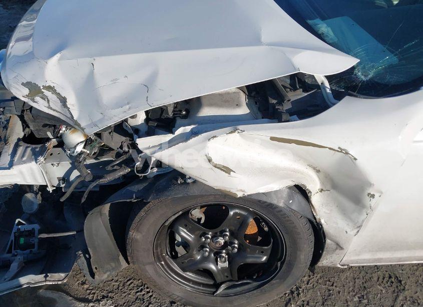 Photo 6 of 2011 Ford Fusion SE (VIN 3FAHP0HA3BR147112)