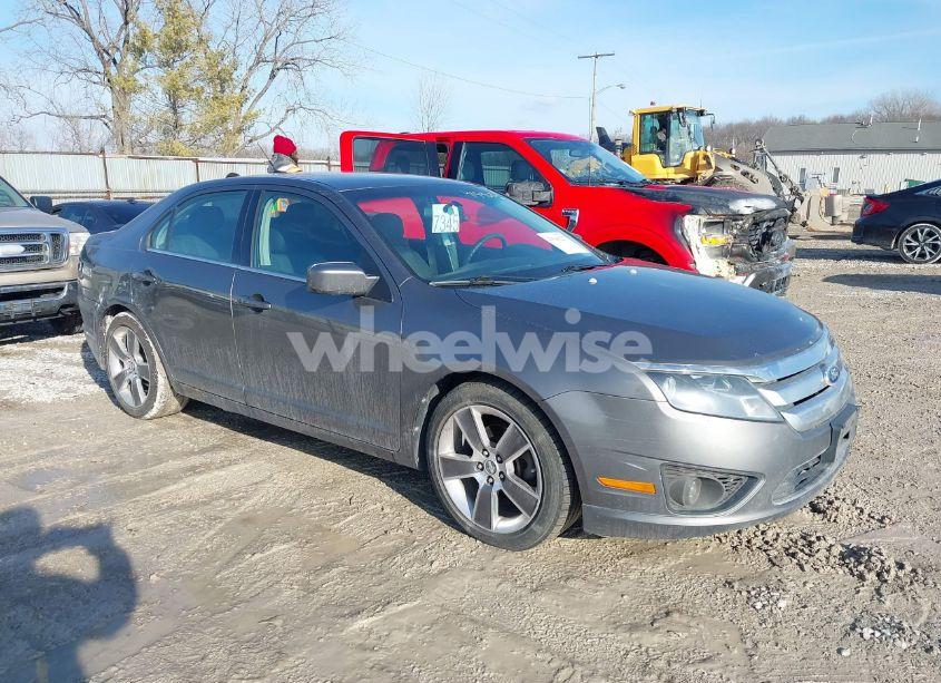 2011 Ford Fusion SE (VIN 3FAHP0HA3BR185004) main photo