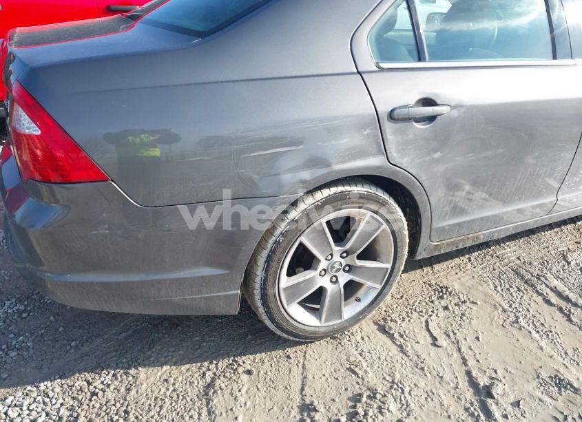 Photo 6 of 2011 Ford Fusion SE (VIN 3FAHP0HA3BR185004)