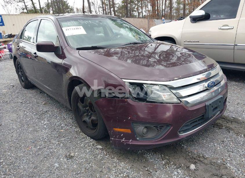 2011 Ford Fusion SE (VIN 3FAHP0HA3BR187643) main photo