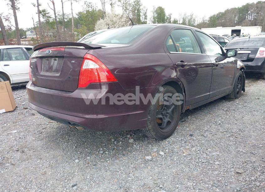 Photo 4 of 2011 Ford Fusion SE (VIN 3FAHP0HA3BR187643)