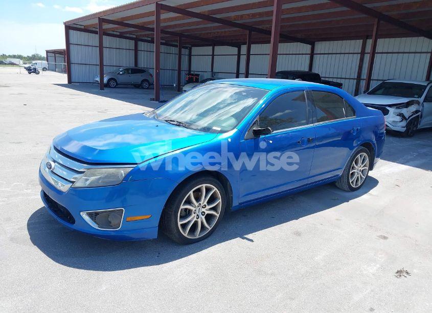Photo 2 of 2011 Ford Fusion SE (VIN 3FAHP0HA3BR188260)