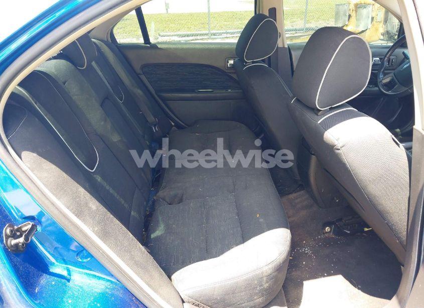 Photo 8 of 2011 Ford Fusion SE (VIN 3FAHP0HA3BR188260)