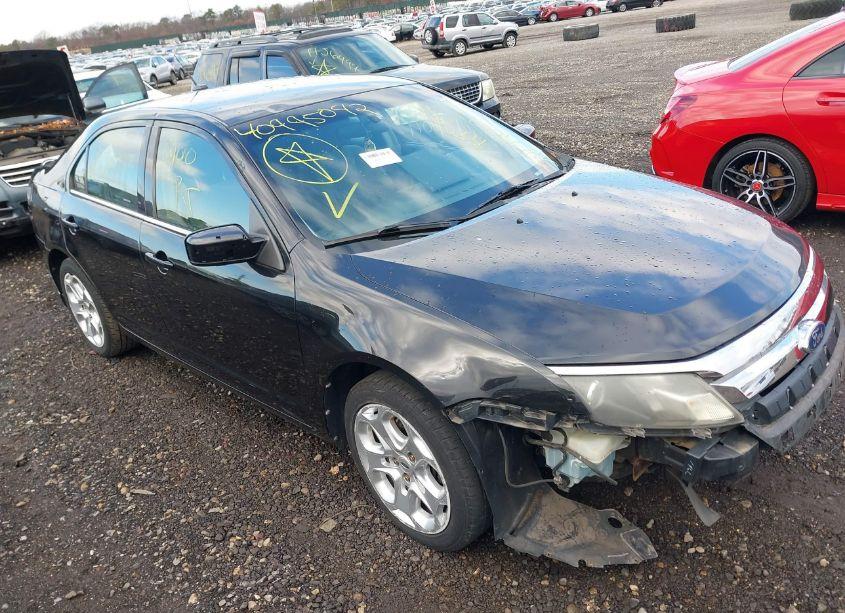 2011 Ford Fusion SE (VIN 3FAHP0HA3BR212671) main photo