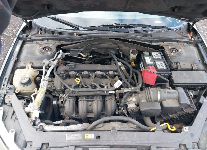 Photo 10 of 2011 Ford Fusion SE (VIN 3FAHP0HA3BR212671)