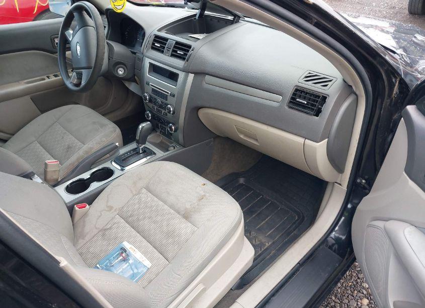 Photo 5 of 2011 Ford Fusion SE (VIN 3FAHP0HA3BR212671)