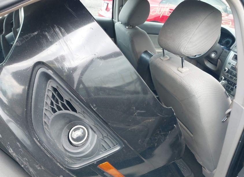 Photo 8 of 2011 Ford Fusion SE (VIN 3FAHP0HA3BR212671)