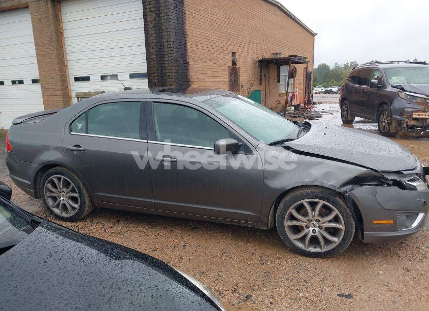 Photo 13 of 2011 Ford Fusion SE (VIN 3FAHP0HA3BR233634)