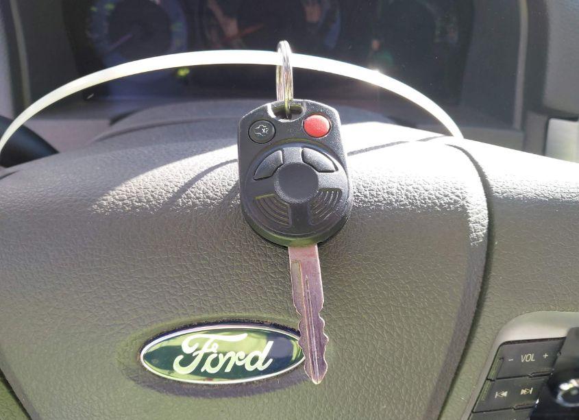 Photo 11 of 2011 Ford Fusion SE (VIN 3FAHP0HA3BR240793)