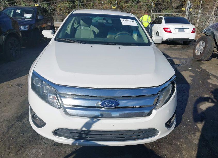 Photo 12 of 2011 Ford Fusion SE (VIN 3FAHP0HA3BR240793)