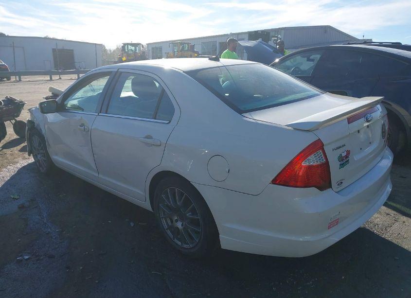 Photo 3 of 2011 Ford Fusion SE (VIN 3FAHP0HA3BR240793)