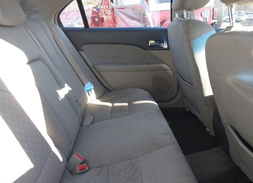 Photo 8 of 2011 Ford Fusion SE (VIN 3FAHP0HA3BR240793)