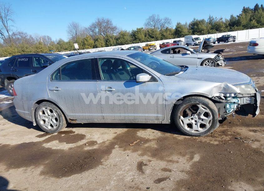 Photo 13 of 2011 Ford Fusion SE (VIN 3FAHP0HA3BR266052)