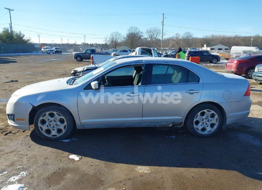Photo 14 of 2011 Ford Fusion SE (VIN 3FAHP0HA3BR266052)