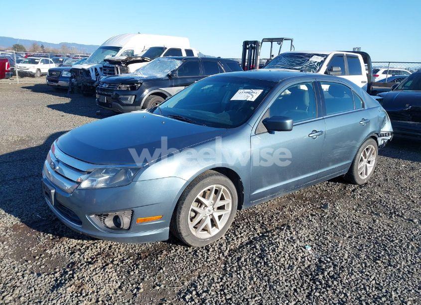 Photo 2 of 2011 Ford Fusion SE (VIN 3FAHP0HA3BR268173)