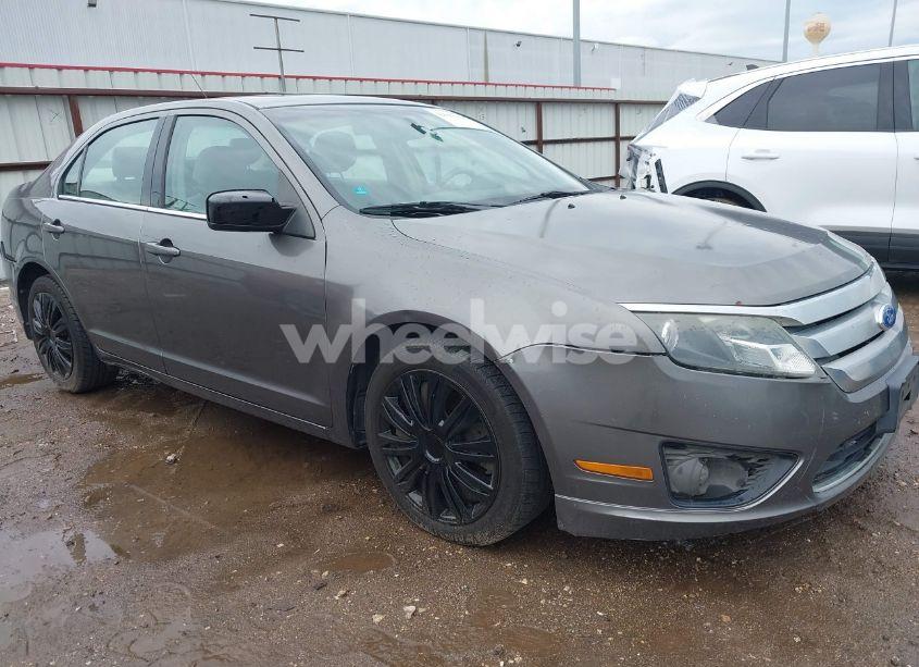 2011 Ford Fusion SE (VIN 3FAHP0HA3BR269968) main photo