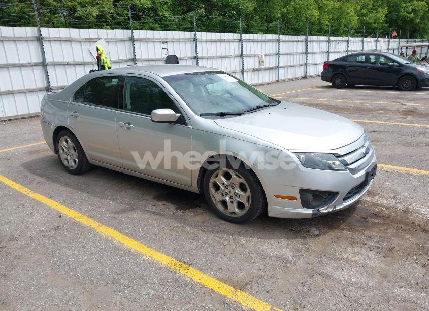 2011 Ford Fusion SE (VIN 3FAHP0HA3BR297477) main photo