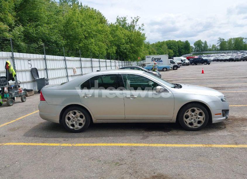 Photo 13 of 2011 Ford Fusion SE (VIN 3FAHP0HA3BR297477)